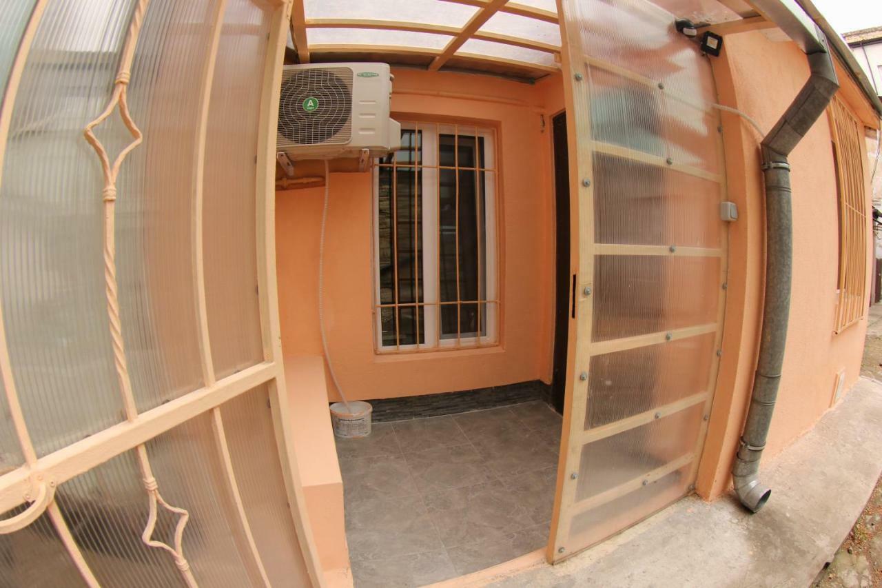 Apartment On Gimnazycheskaya Odessa Exterior photo